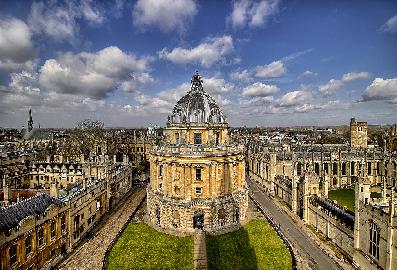 OXFORD OR BLENHEIM PALACE