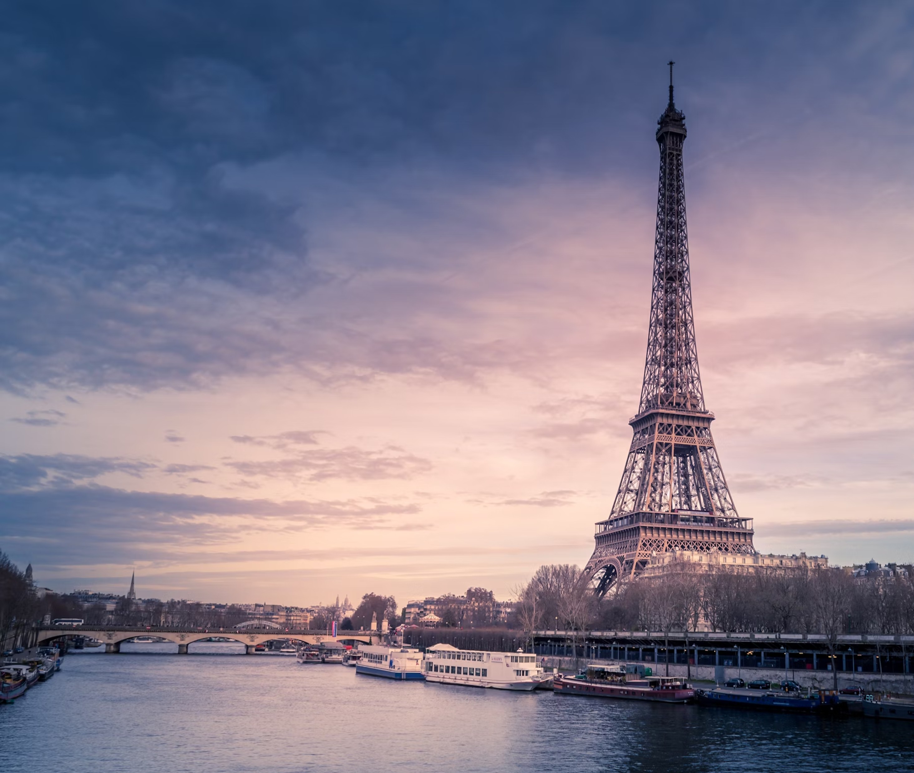 PARIS SIGHTSEEING & SEINE CRUISE